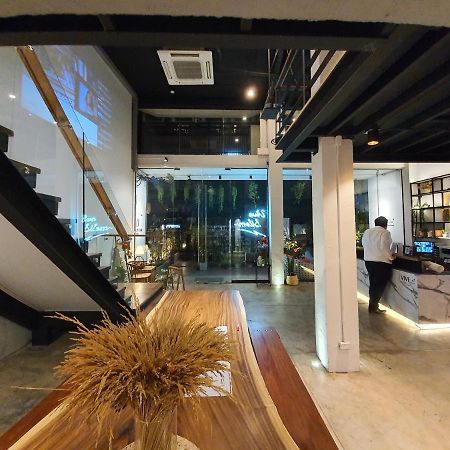 Vive Silom Hotel Bangkok Kültér fotó
