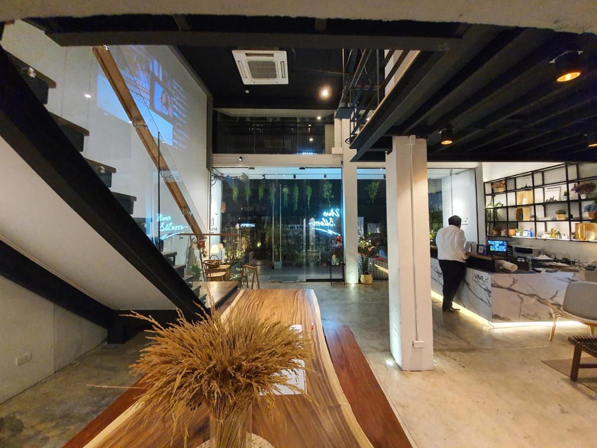 Vive Silom Hotel Bangkok Kültér fotó