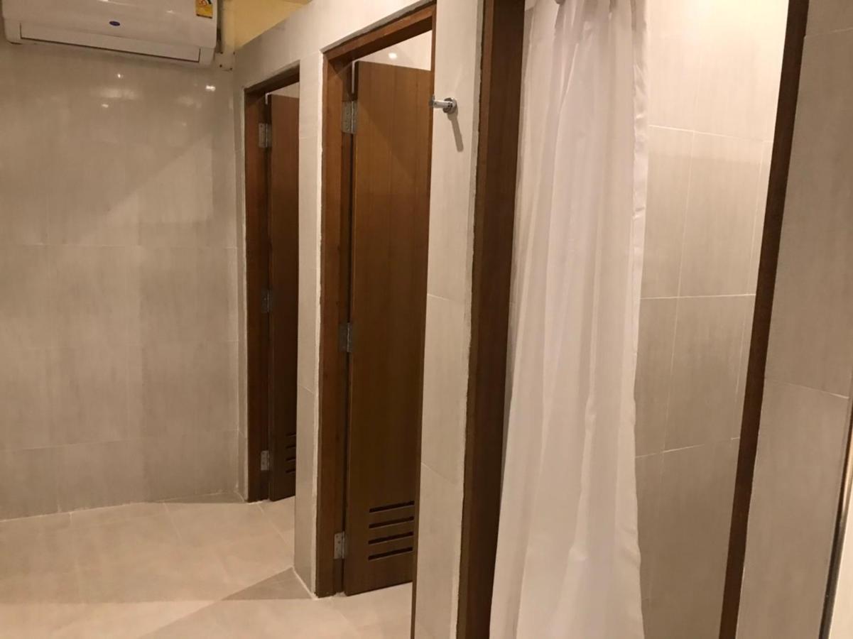 Vive Silom Hotel Bangkok Kültér fotó
